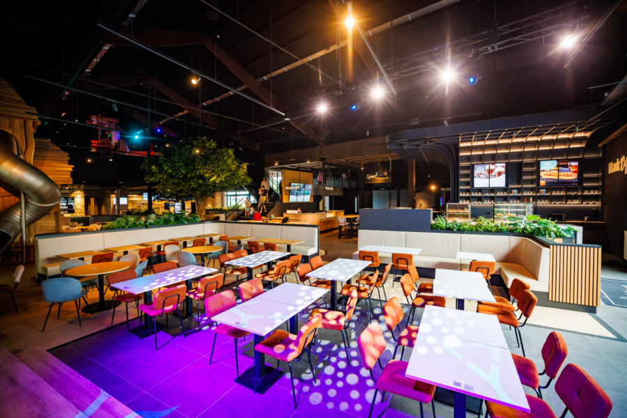 Een overzicht van Mauk Plaza met veel ruimte