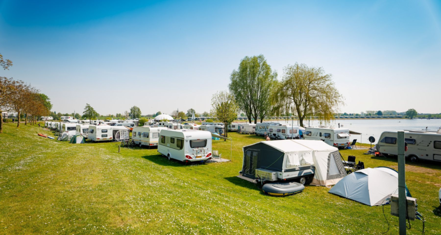 Camping holland mit hallenbad am wasser